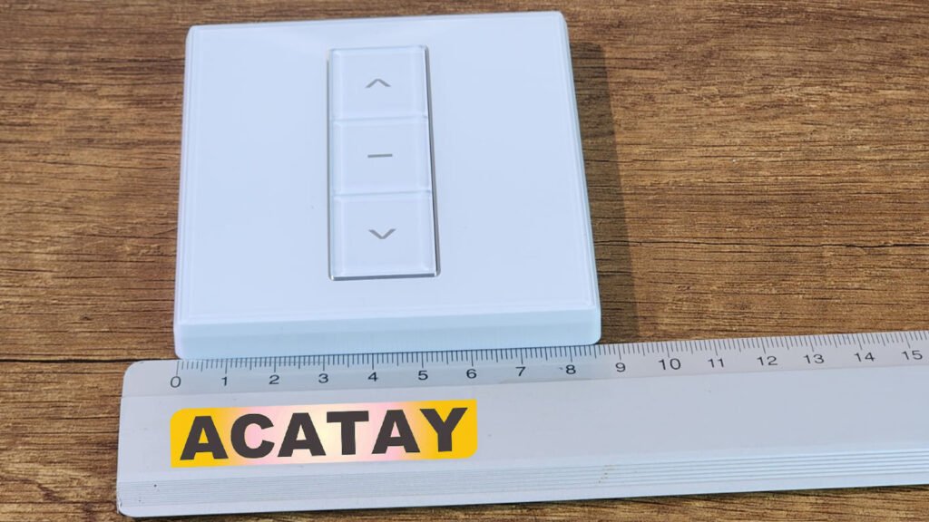 ACATAY D32030 tek kanallı duvar tipi RF kumanda, AC perde ve stor perde motorları ile yüksek uyumluluk sunar. Minimalist tasarımıyla modern mekanlar için uygundur.