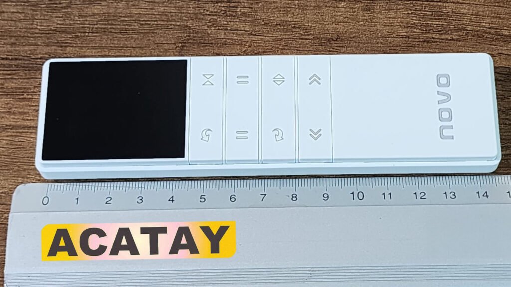 ACATAY D33103 beyaz renkli, 6 kanallı RF uzaktan kumanda, AC dikey perde motorları ile uyumlu, modern bir tasarıma sahiptir.