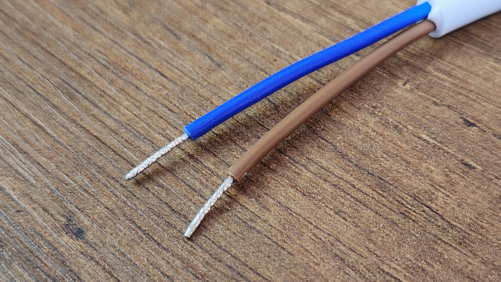 ACQ20107 DİKEY PERDE MOTORU ELEKTRİK BAĞLANTI KABLOLARI, MAVİ NÖTR VE KAHVERENGİ FAZ KABLO YAPISI, 220V AC MOTOR BAĞLANTISI